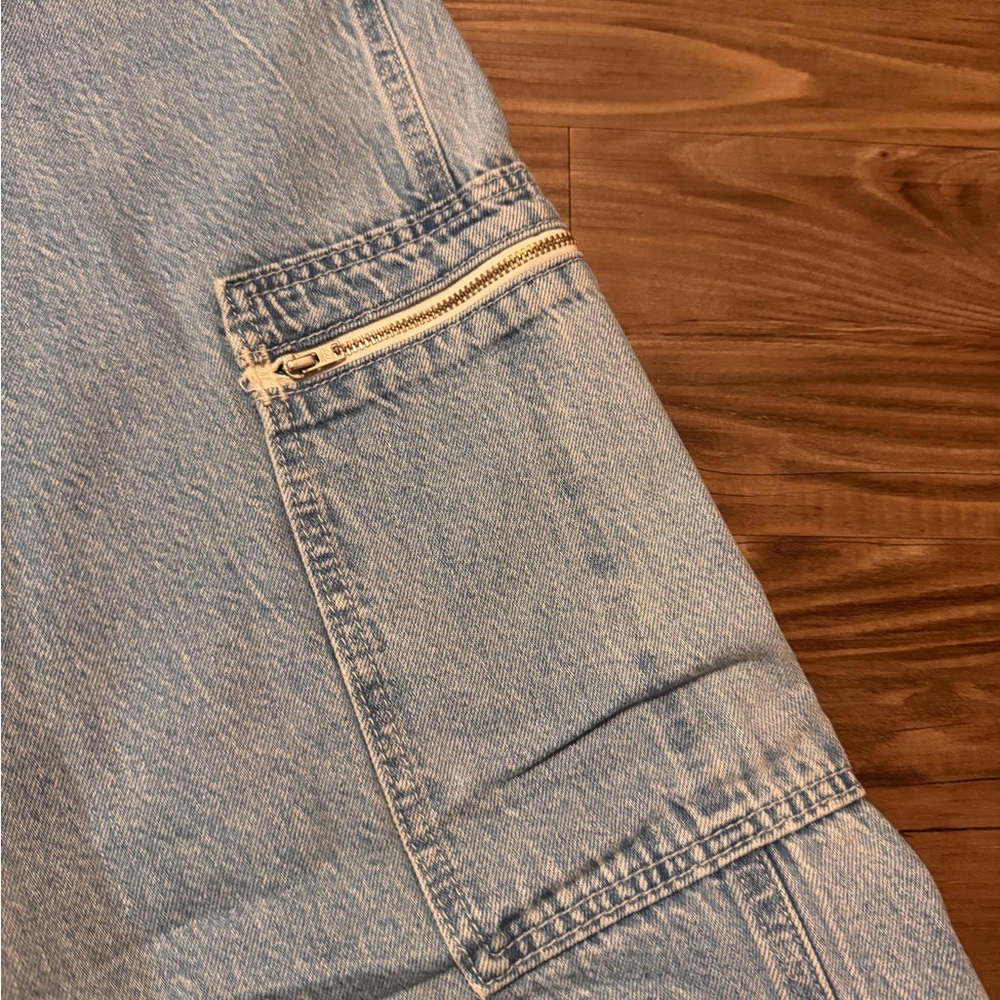 Levi’s Cargo Jeans - Picture 4 of 5